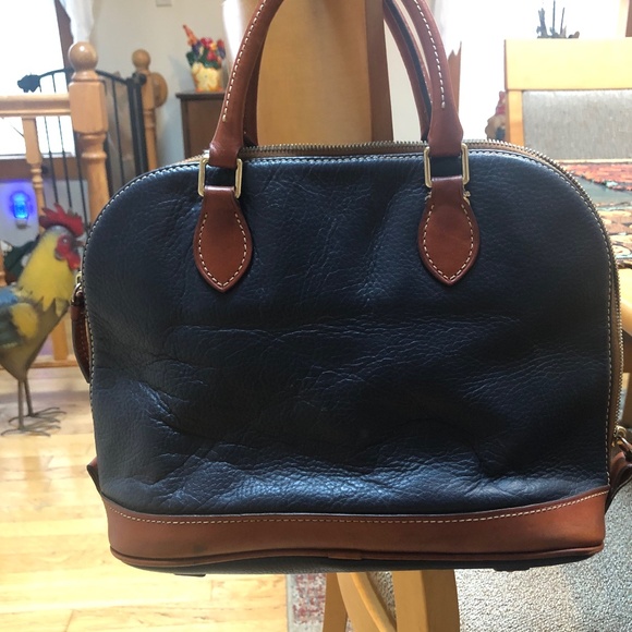 Dooney and Bourke Satchel Purse with Detachable Long Strap - Picture 4 of 12